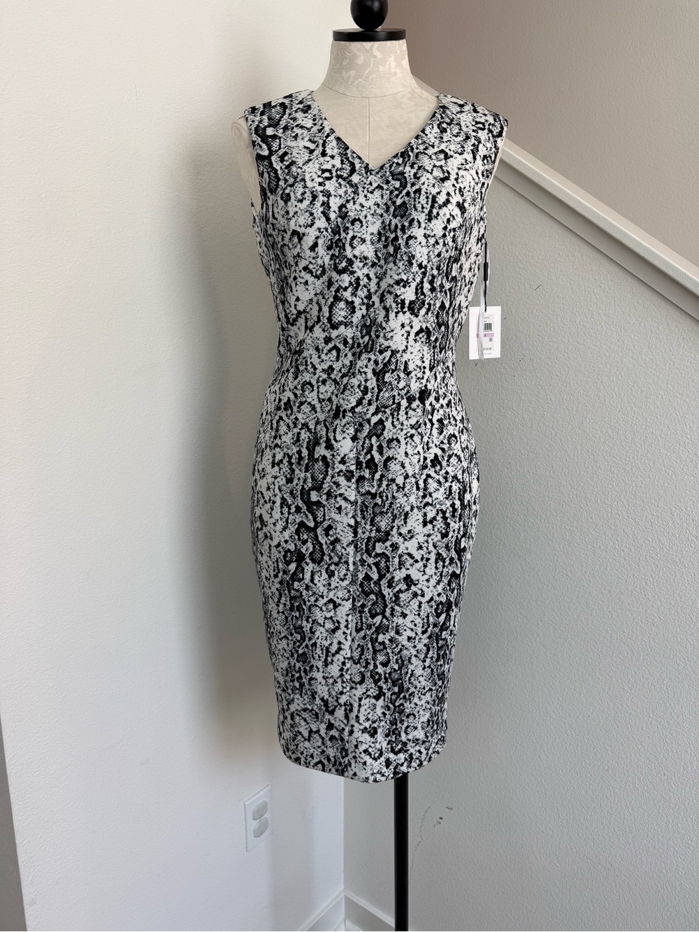 Nwt New Calvin Klein Dress Animal Print Snakeskin Black Sleeveless Bodycon 6